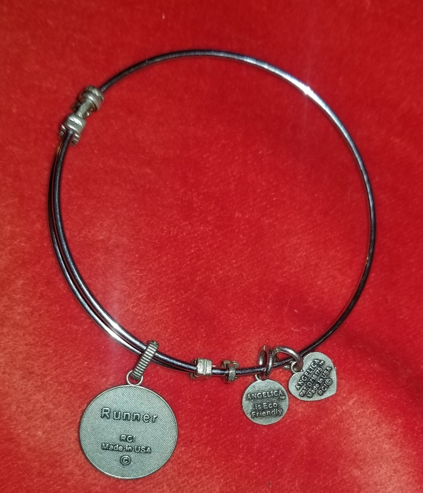 "I RUN FOR ME" bangle - Picture 2 of 3